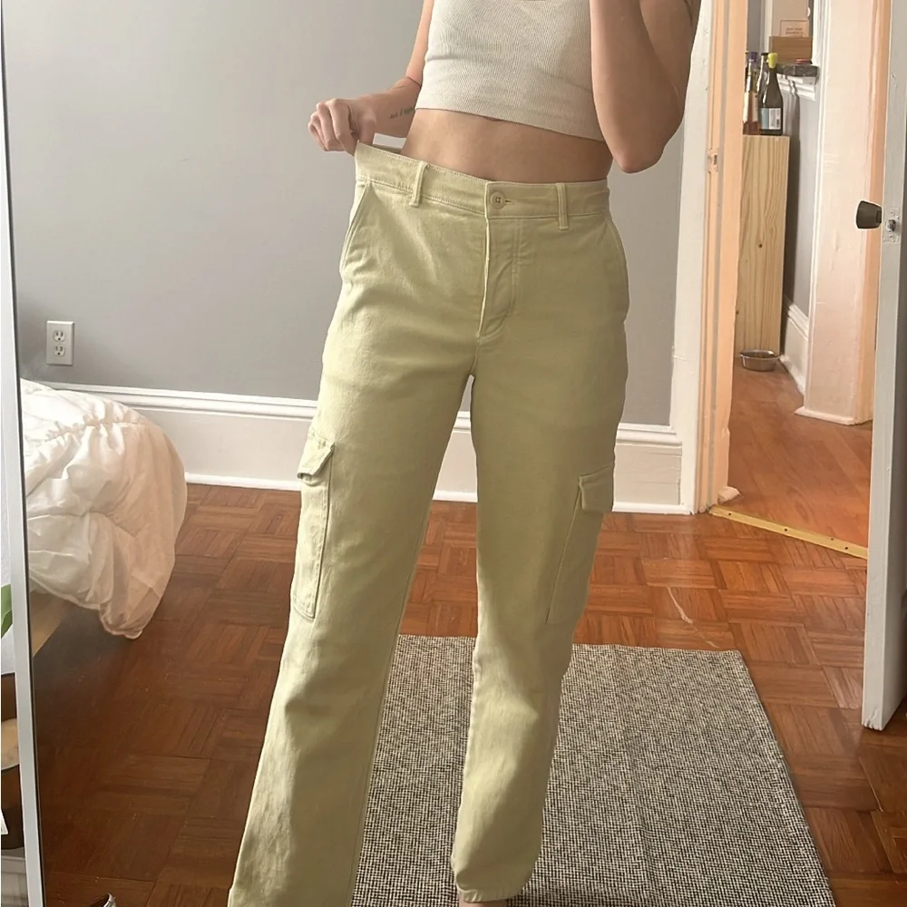 Very cozy Wilfred cargo pants. A very soft and stretchy cotton, thick material. - Picture 2 of 2